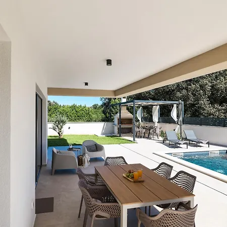 Βίλα Arboria With Heated Pool *