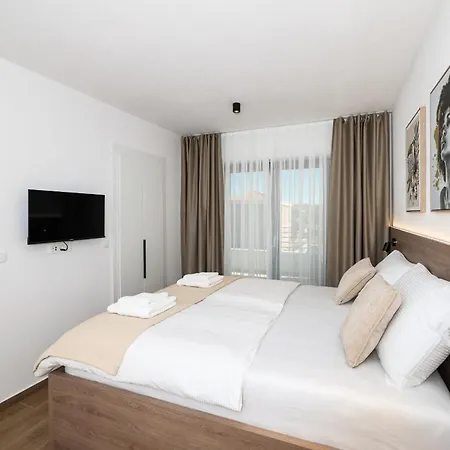 Arboria With Heated Pool *